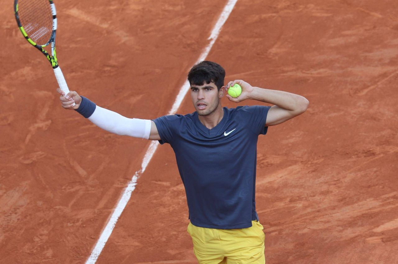 Mai în glumă, mai în serios: Alcaraz, acuzat de finalistul Zverev că ar fi plătit arbitrii în finala Roland Garros 2024_23