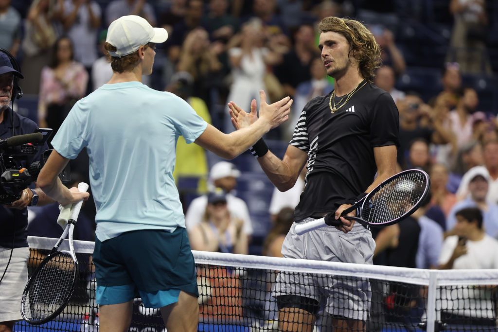 Mai în glumă, mai în serios: Alcaraz, acuzat de finalistul Zverev că ar fi plătit arbitrii în finala Roland Garros 2024_48