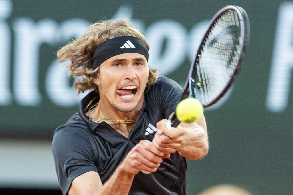 Mai în glumă, mai în serios: Alcaraz, acuzat de finalistul Zverev că ar fi plătit arbitrii în finala Roland Garros 2024_54