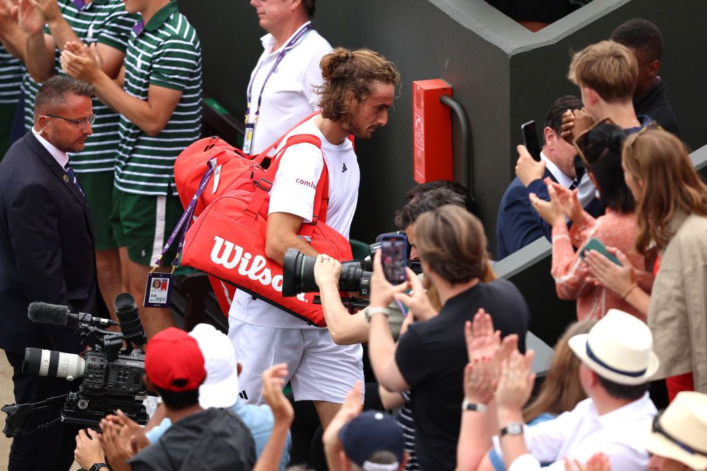 Tsitsipas, „prezentat oficial” la Genoa CFC, după ce s-a împăcat cu Paula Badosa. Ce se întâmplă cu tenismenul grec_10