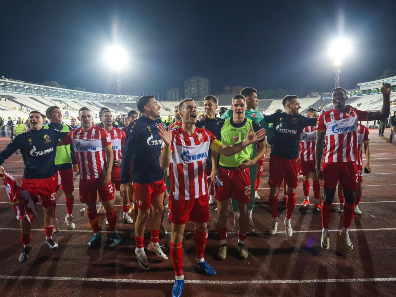 A fost DEZASTRU în Partizan Belgrad - Steaua Roșie Belgrad, ”Večiti Derbi” din Serbia! Perla lui Gică Hagi, maestru de ceremonii_2